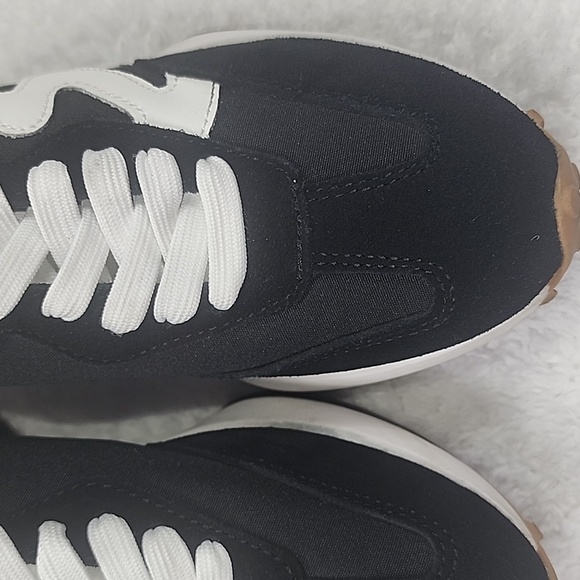 Steve Madden Campo Retro Jogger Sneaker - Picture 13 of 16